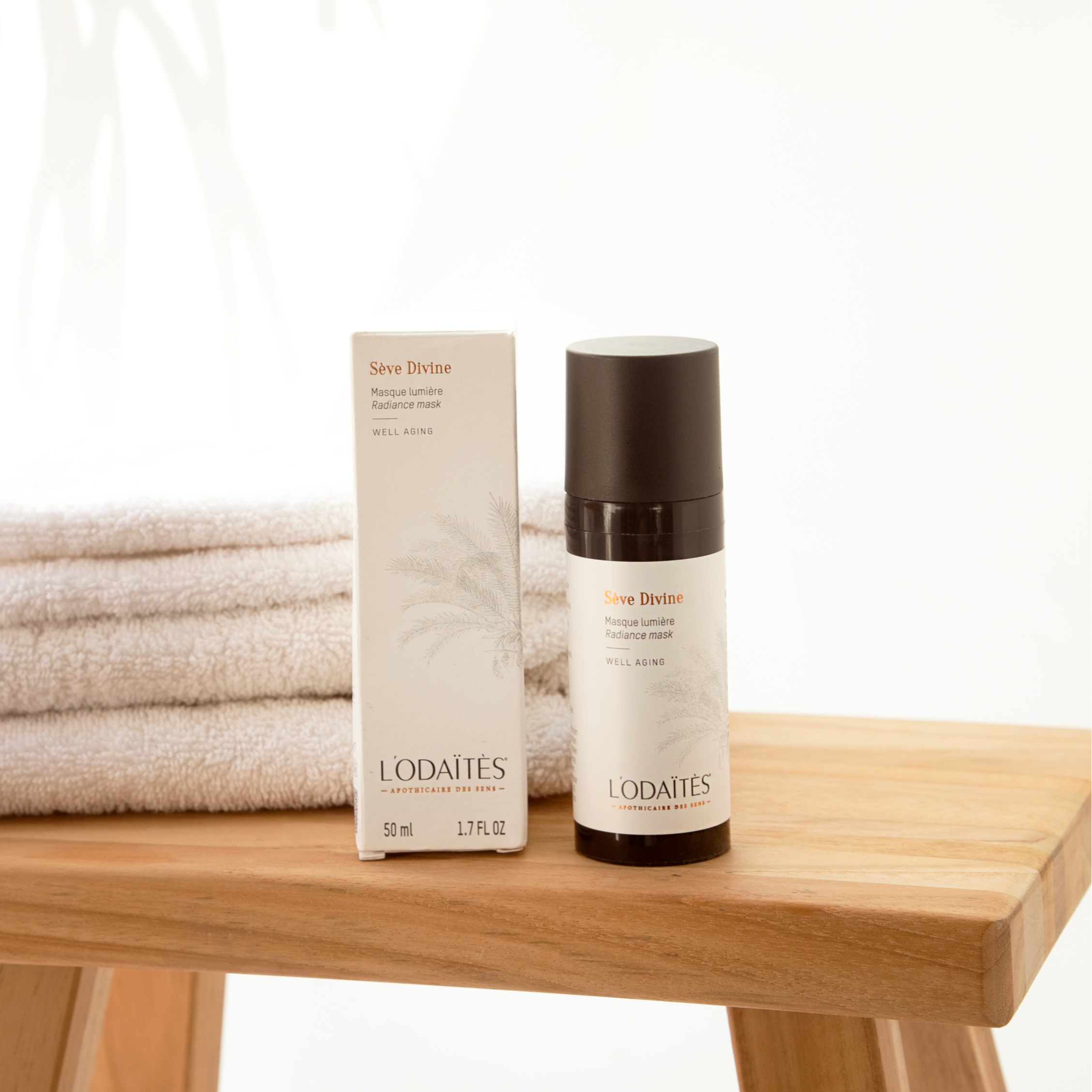 L'Odaïtès radiance mask bottle and case