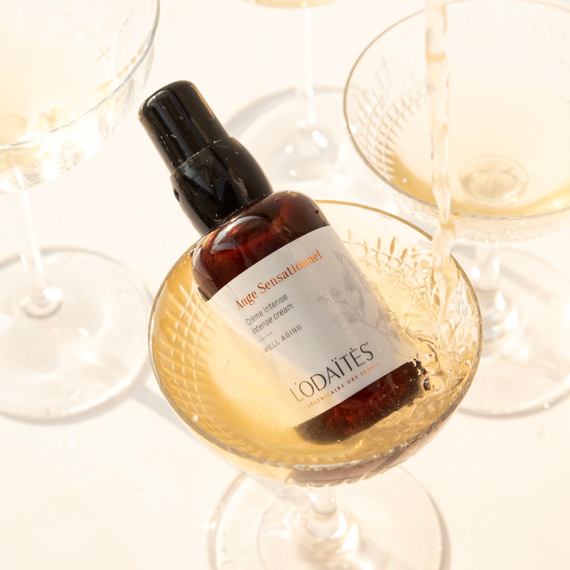 L'Odaïtès intense cream in champagne glass