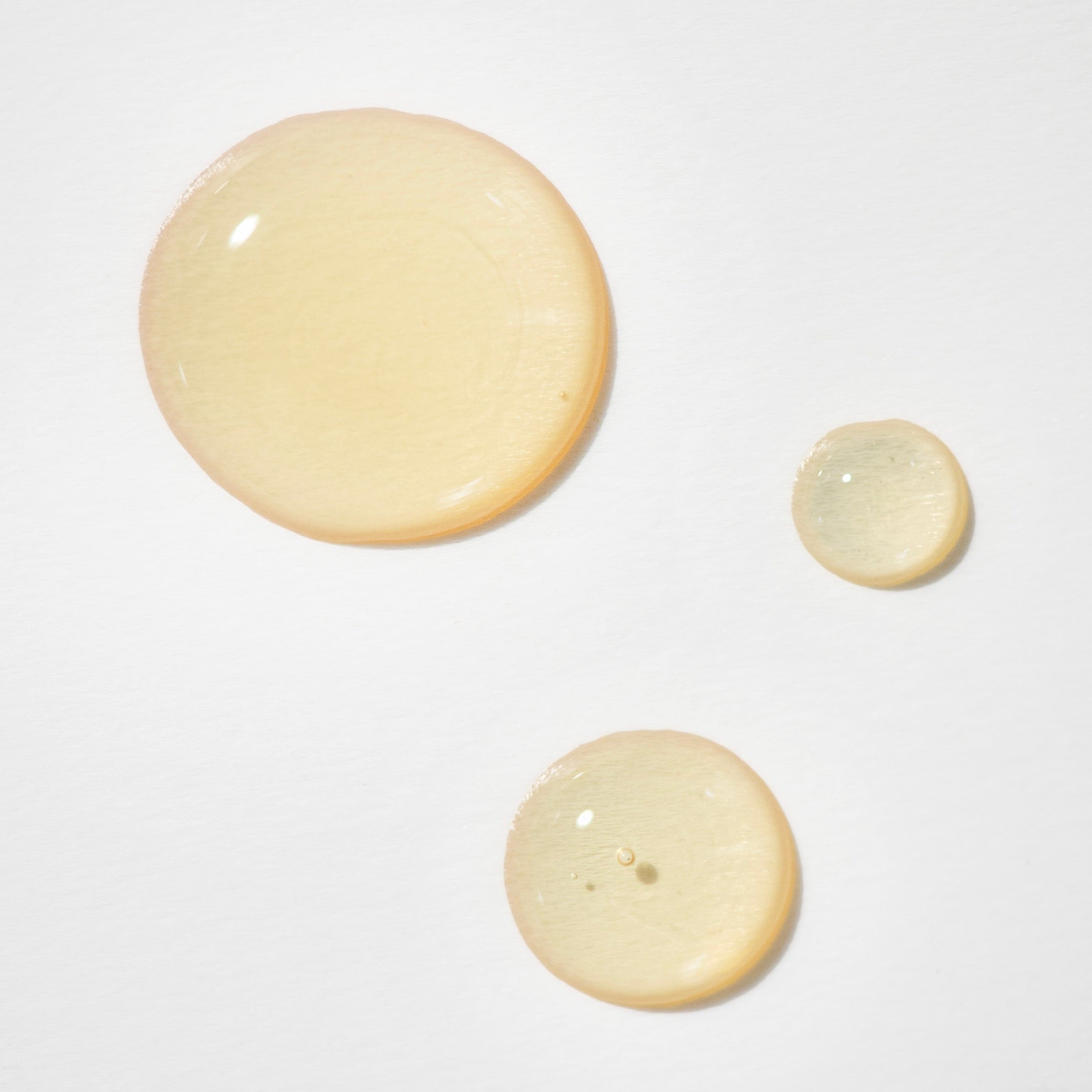 L'Odaïtès replenishing serum texture close up